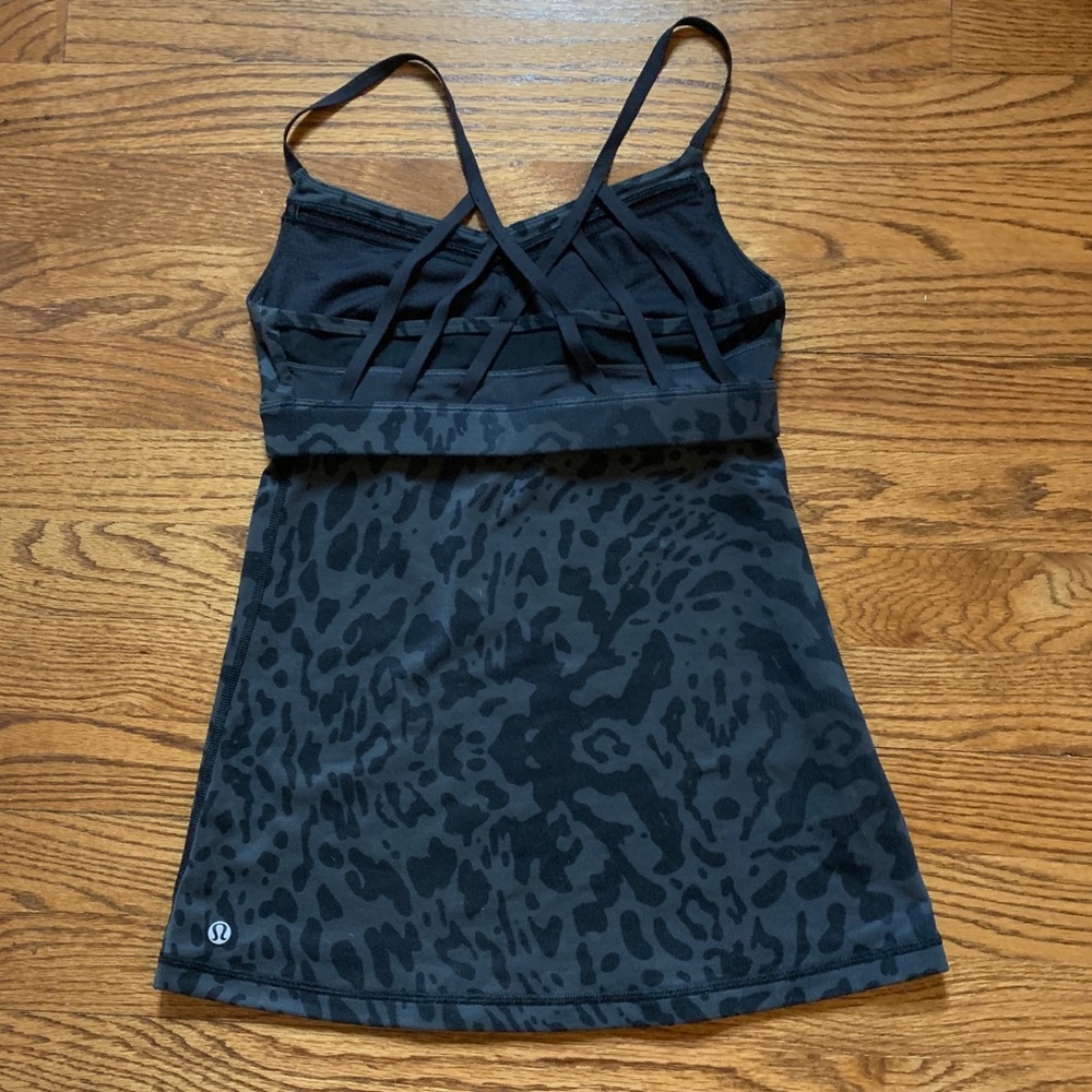 Lululemon Strappy Tanktop Built-In Bra